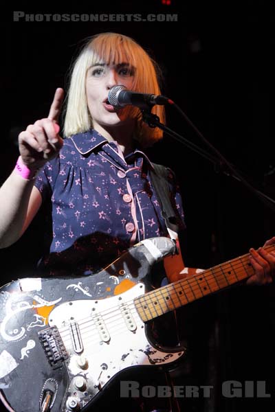 THE JOY FORMIDABLE - 2010-04-21 - PARIS - La Fleche d'Or - Rhiannon Bryan